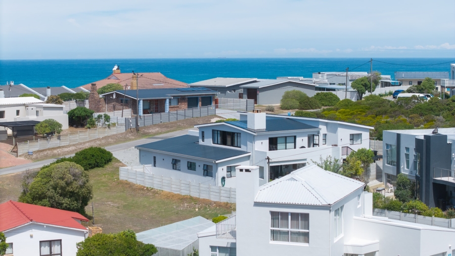 6 Bedroom Property for Sale in Agulhas Western Cape